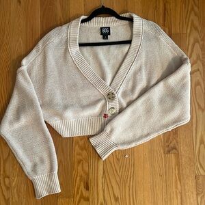 Cropped neutral sweater